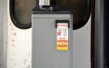 Ein �lterer Fahrscheinautomat